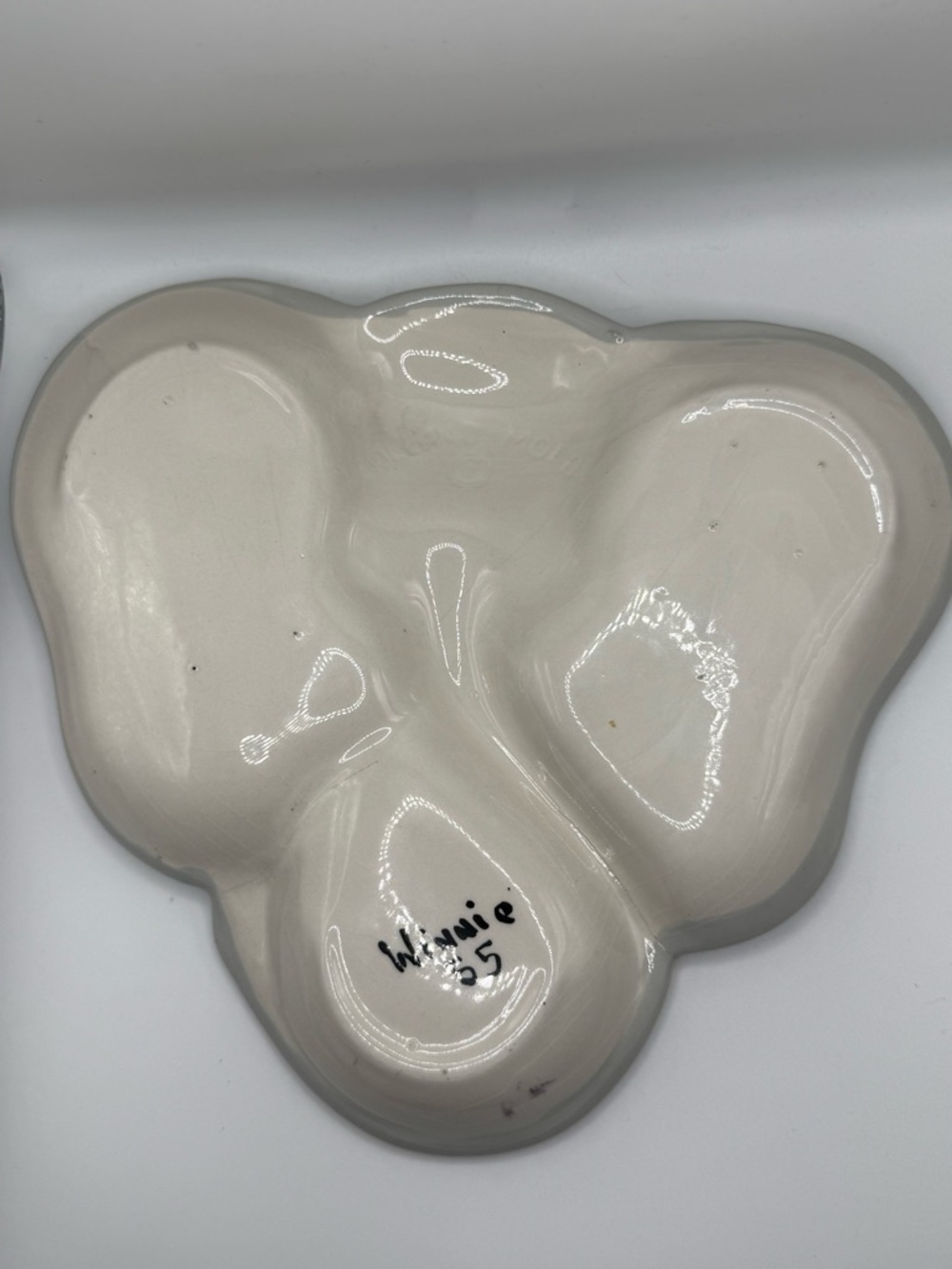 Vintage Signed "Winnie 55" Ceramic Elephant Divided Plate Nut Tray Trinkets Baby - Picture 3 of 3